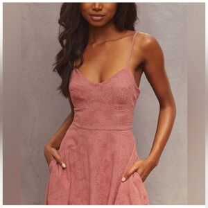 NWT: Lulu’s Coral Midi Dress